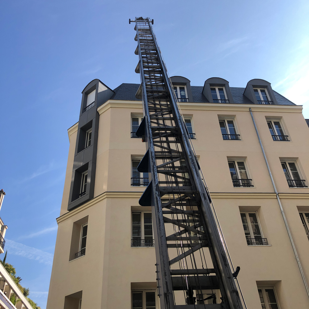 Aménagement d'une sortie de toiture par les spécialistes de la toiture Astrali