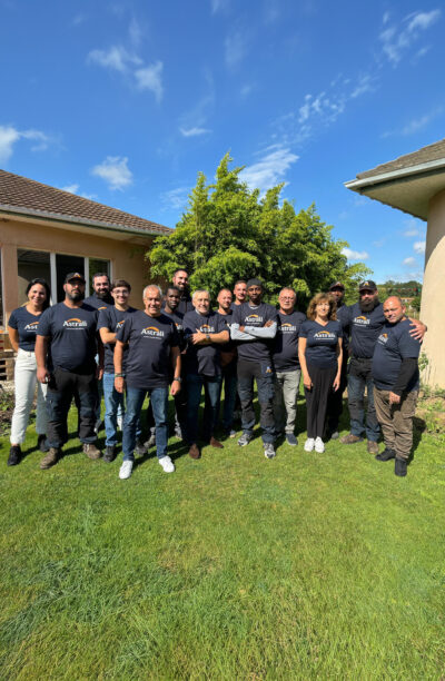 Photo de l'équipe d'Astrali, des professionnels professionnels de la toiture et de l’étanchéité
