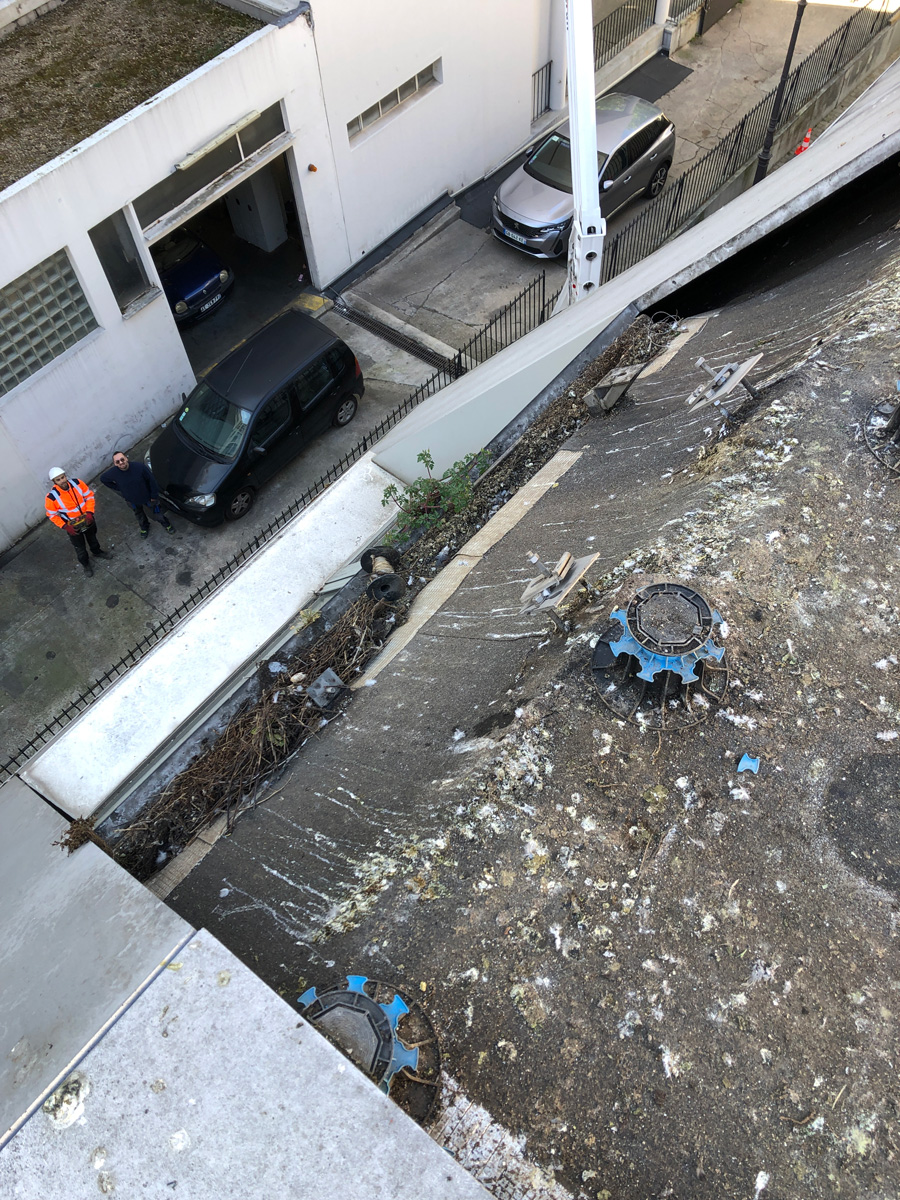 TRAITEMEMENT D’INFILTRATIONS SOUS DALLES BETON par Astrali